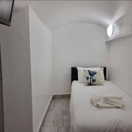 F24- Basement Single Studio Near Paddington Lejlighed London Eksteriør billede